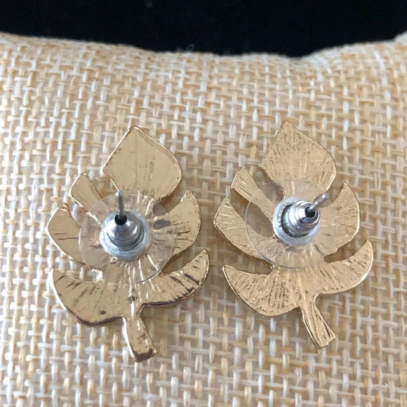 Gold Tone Green Enamel Monstera Palm Leaf Tropical Post Earrings Fun Cute 1” - Picture 3 of 3